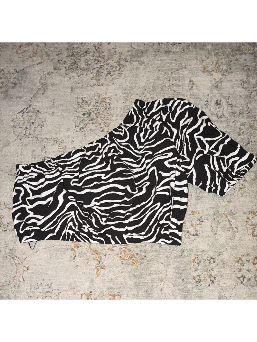 Rail’s XL One Shoulder Crop Top Black And White Print A380